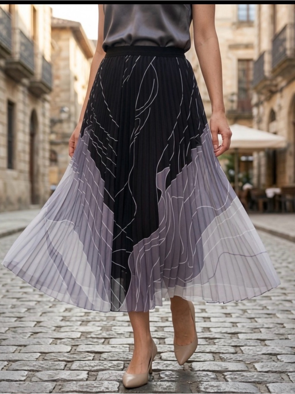 Elegant Black and Gray Pleated Skirt
